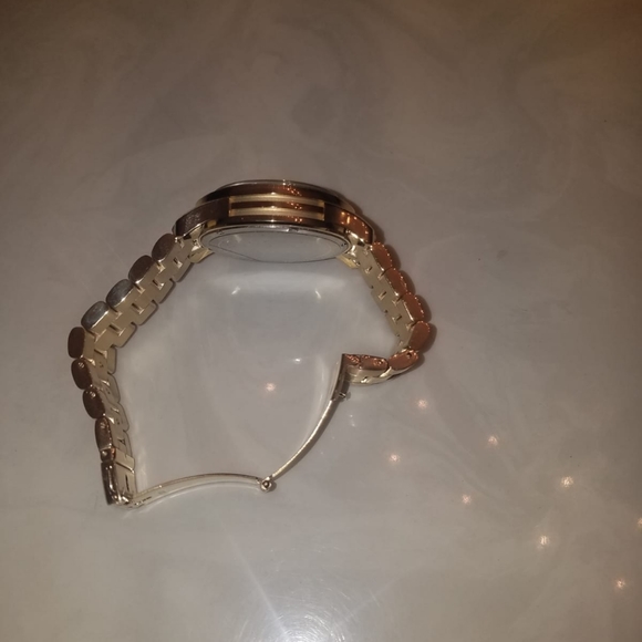 Nwot Micheal  kors ladies watch - Picture 3 of 4